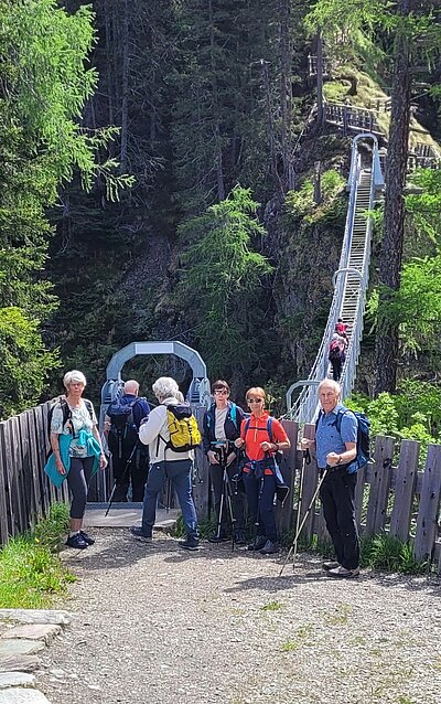 Wanderung der Naturfreunde - KALSER TALRUNDWEG (Abschnitt Hängebrücke, Felsenkapelle)